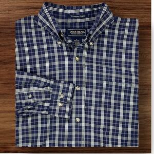 Duck Head Men’s Wrinkle Free Blue, White Check Pattern LS Button Down. Medium